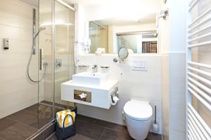 Hotel Filser Oberstdorf bathroom