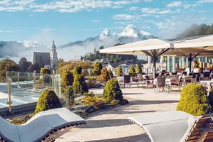 Roof terrace with restaurant area