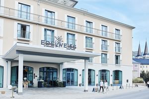 Hotel Edelweiss front view